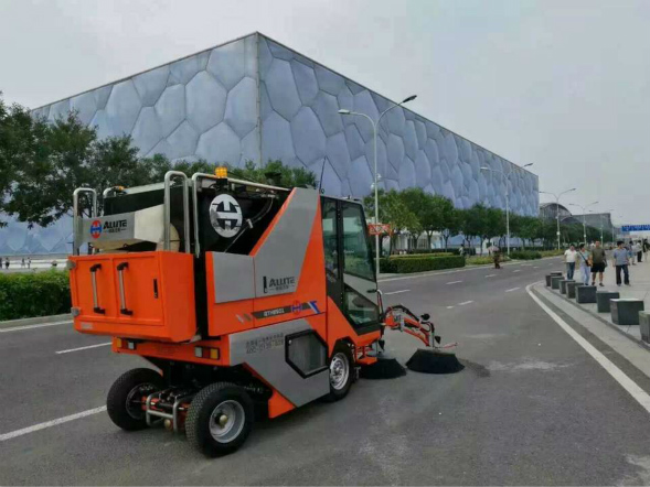 同輝掃路機(jī)QTH8501